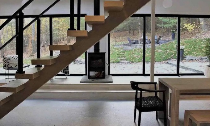Accord Cabin | Catskills art studio turned modern loft in Accord