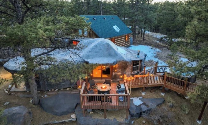 Florissant House | Cave Cabin |Hot Tub| Fire Pit | MTN Experience