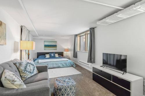 Bryant Apartment | Cave Den Studio in S Minneapolis!
