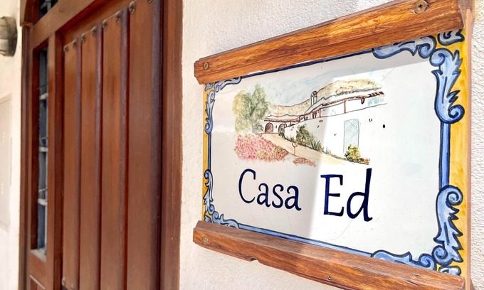Cullar House | Cave house Ed with pool and facilities for PRM