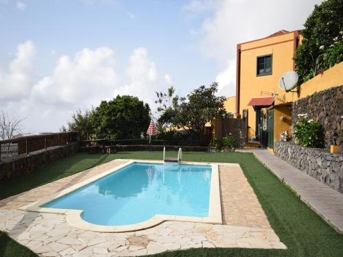 Montijos House | Cave House in Tenerife with Pool and Beach