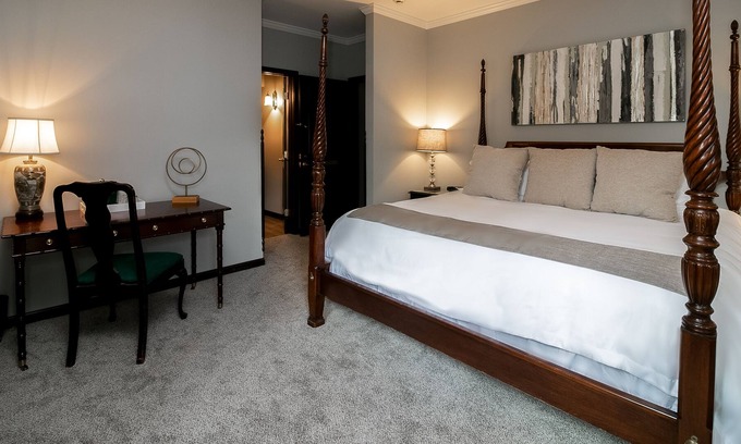 Valparaiso Apartment | Cawdor Suite in Aberdeen