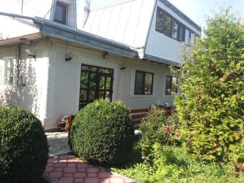 Vanatori House | Cazare Poienita