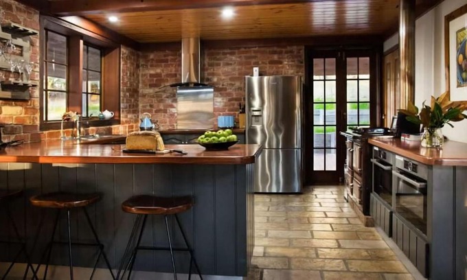 Porcupine Ridge House | Cedar and Stone - Daylesford Region