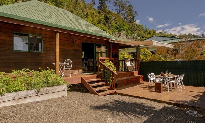 Tairua Cottage | Cedar Cottage - Tairua Holiday Home