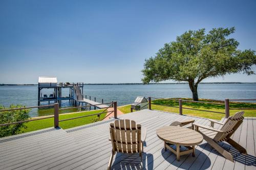 Leisure Land House | Cedar Creek Lake Views Gorgeous Mabank House!