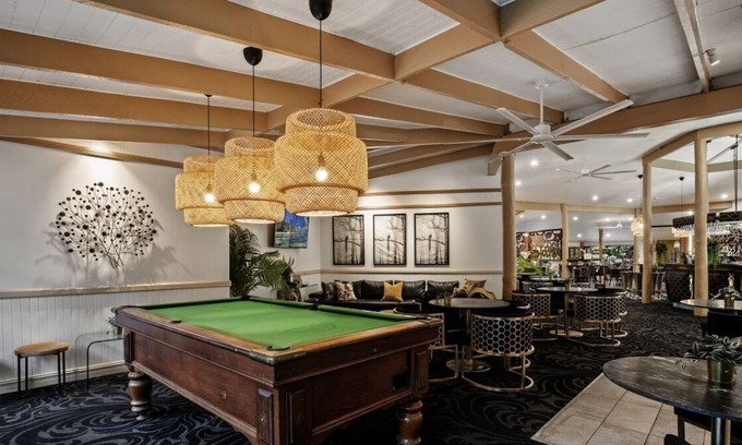 North Tamborine Hotel | Cedar Creek Lodges