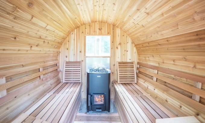Melrude Cabin | Cedar Creek Retreat! Pet Friendly & 25 minutes away from Duluth