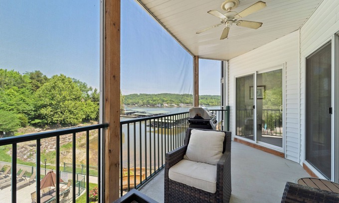 Camdenton Condo | Cedar Heights 464 - Charming lakeview condo