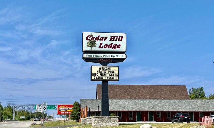 St Ignace Bed & Breakfast | Cedar Hill Lodge