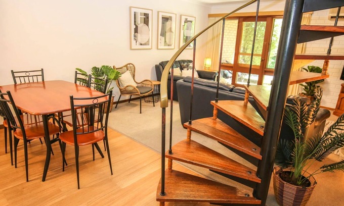 Bright Apartment | CEDAR HOLIDAY UNITS - APARTMENT 3: Bright