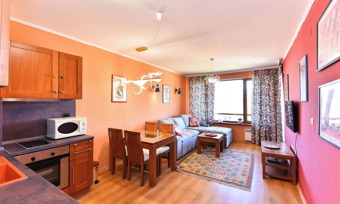 Shiligarnika Apartment | Cedar Lodge III - One BDRM Flat B18 Across from the Gondola Station!
