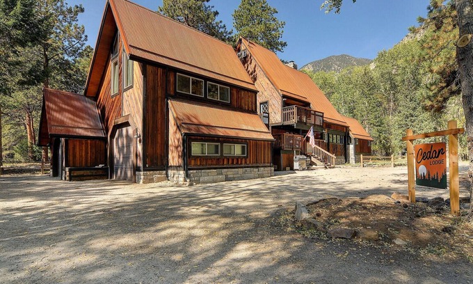Buena Vista House | Cedar Lodge - private and spacious home - enjoy a cozy fire!