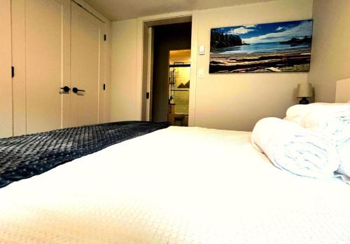 Victoria Apartment | Cedar & Sage Suite - Kitchen & Comfort in Langford