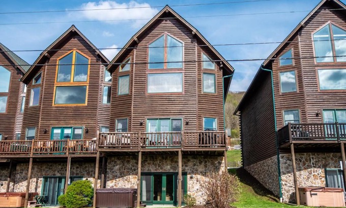 McHenry House | Cedar Shores Villa 14