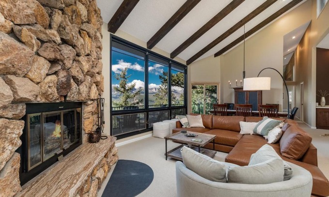 Windcliff Estates House | Cedar Upper Condominium 3 Bedroom condo
