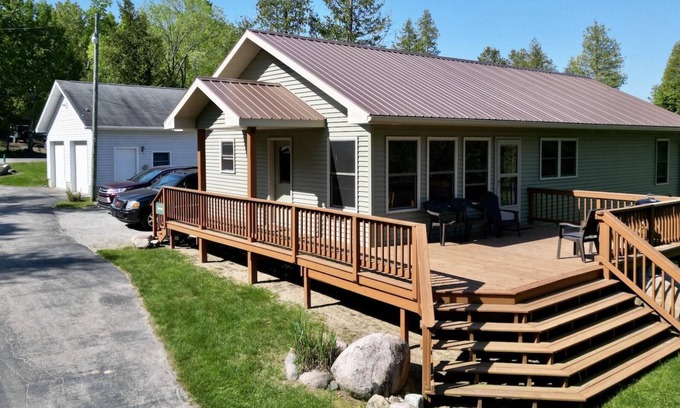Drummond House | Cedarside @ Captain's Cove on Drummond Island