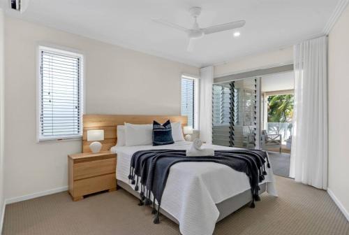 Palm Cove Apartment | Celeste at Island Views - Resort Living by the Sea