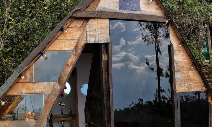 Medellin Cabin | Celestial Chalet Wifi, Catamaran netting, Private Parking
