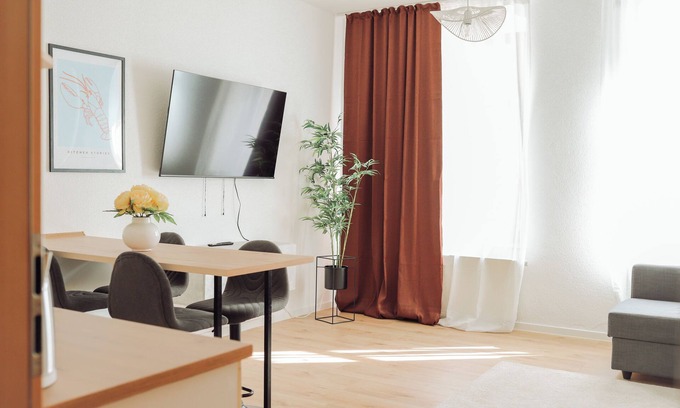 Chemnitz Apartment | Center, 2R, own terrace, WiFi, 4P, modern, quiet