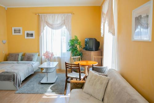 Kesklinn Apartment | Center of city apartments, bus station 1min, airport 5 min