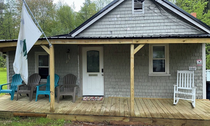 West Buxton House | Center of Everything Southern Maine… 3-bedroom house, huge yard in Buxton