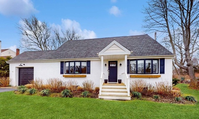 Jamesport House | Center of Jamesport, New Pool!