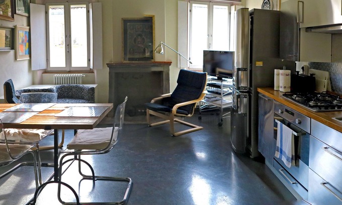 Parma City Centre Apartment | Center, wi-fi, air-conditioned, utilities room and bathroom linen cleaning included.