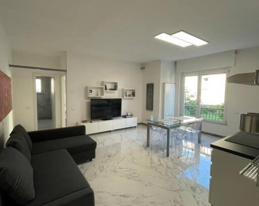 Marina di Carrara Apartment | Centoventinove
