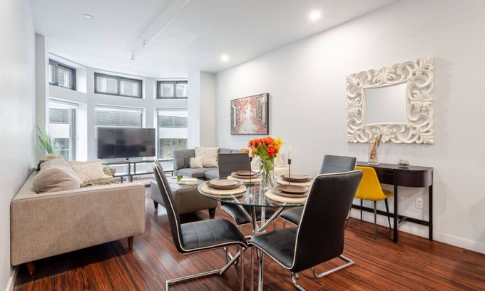 Downtown Montreal Apartment | Central 1BDR Apartment on Bishop Central MTL