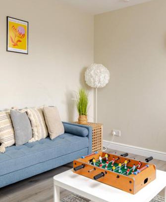 Reading Apartment | Central 2 Bedroom with Free Parking & Foosball Table