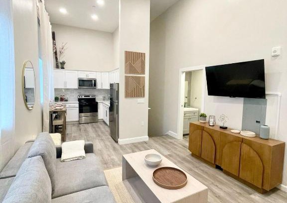 Downtown Apartment | Central 2BR Near Yale WiFi with Washer and Dryer