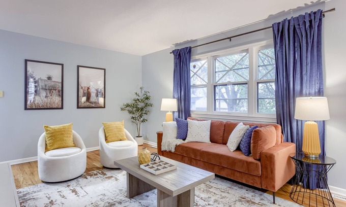 Benson House | Central 4BD Home - Spacious Backyard & Fun Games