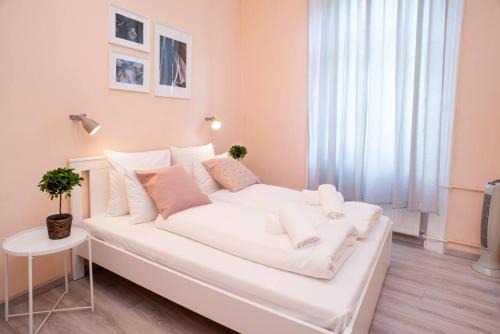 Jozsefvaros Apartment | Central and large AC home away from home