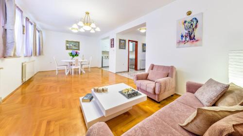 Donji Grad Apartment | Central Apartment Smiley - FREE PARKING