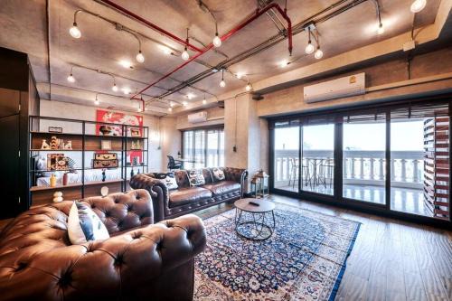 Bang Rak Apartment | Central Bangkok Loft Style Skyline 100 sq.m. Apt