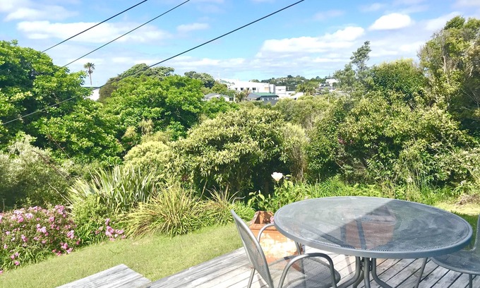 Oneroa Cottage | Central Beach Cottage Oneroa Village best of both worlds so close to everything!