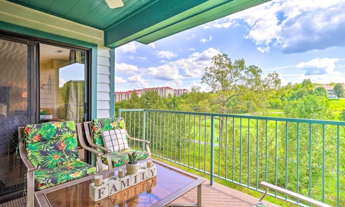 Branson Condo | Central Branson Condo w/Pool: Walk Everywhere!