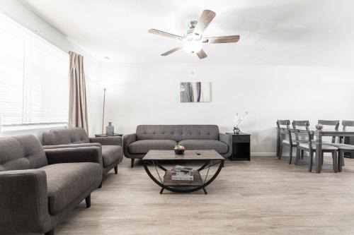 Casa Grande Apartment | Central Casa Grande 2 BR Apt, 3 Beds with Backyard