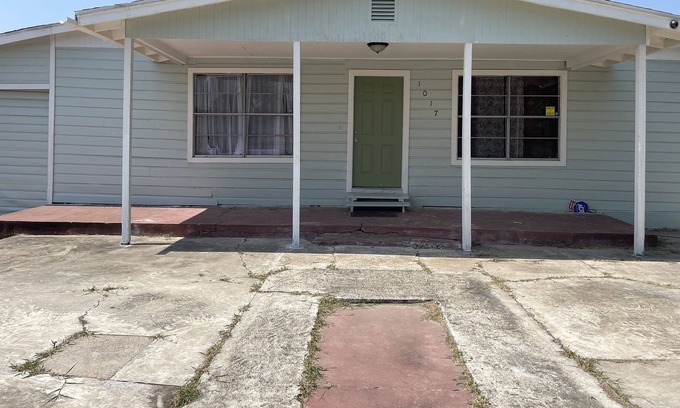 Harlingen House | Central City Harlingen Home!