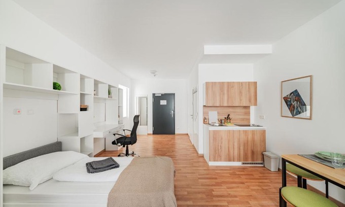 Wiener Neustadt Apartment | Central City Suits
