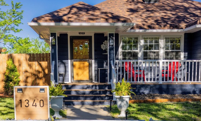 Casper Cottage | Central Cozy Cottage! Spacious entertaining area, gameroom, and cornhole arena!