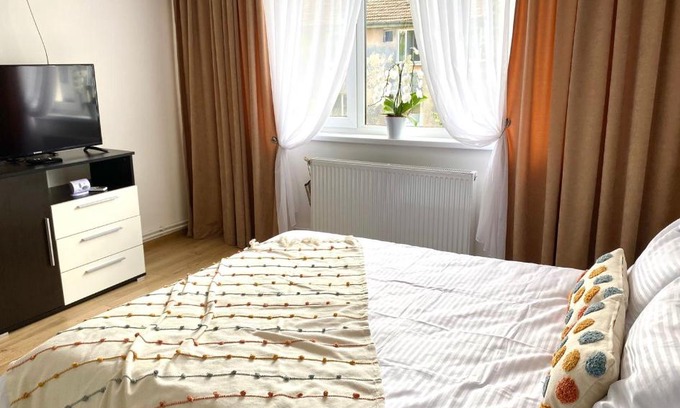 Hunedoara Apartment | Central Crib