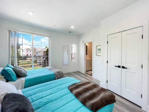 Northeast House | Central DC APT , City Skyline View , Close to All