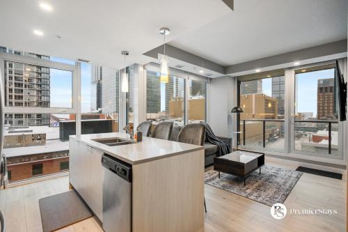Downtown Edmonton Apartment | Central Downtown near Rogers Sleeps 6 with Two Queen Beds and Parking