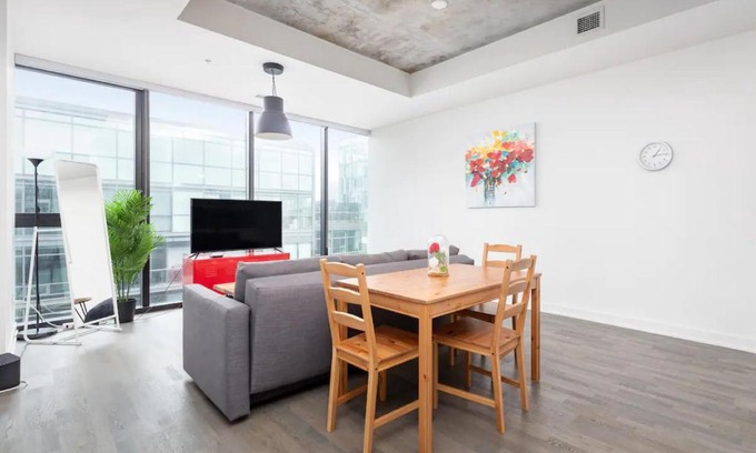 Niagara Apartment | Central Downtown Suites