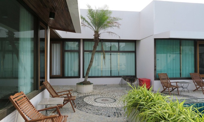 San Sai Villa | Central Festival area 4BR Villa: Sleeps 12, Private Pool, Perfect for Families