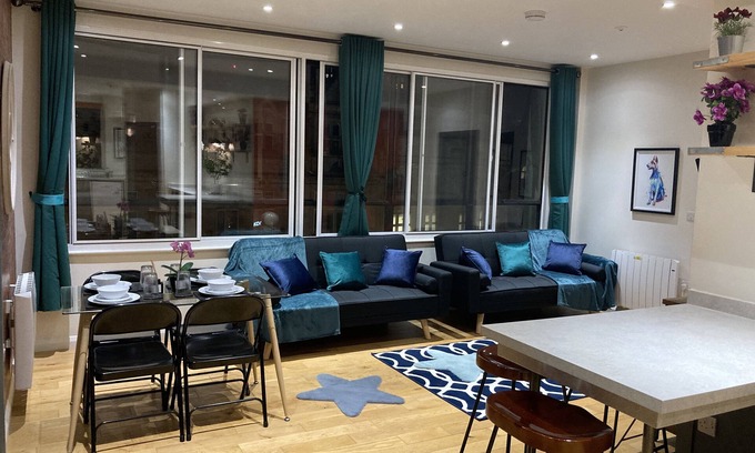 Sheffield City Centre Apartment | Central Sheffield 3BED 3BATH IV Pent-Apartment