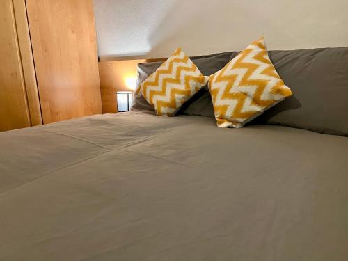 Halifax Apartment | Central Halifax Work & Retreat Base - Two bedroom house - sleeps up to 4 - free parking and internet