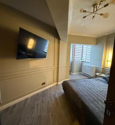 Petrosani Apartment | Central Hub
